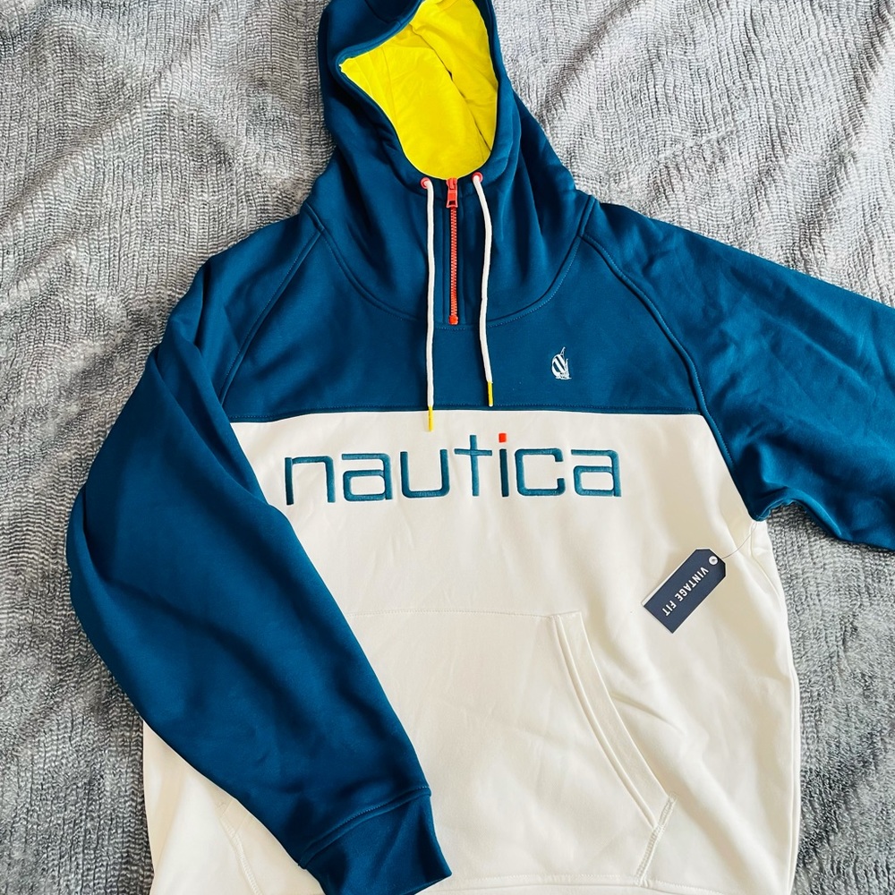 Men’s Large Vintage Fit Nautica Hoodie Sweater